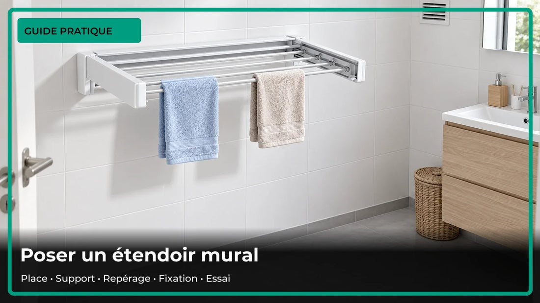 Étendoir mural pliable avec serviettes espacées dans une salle de bain.