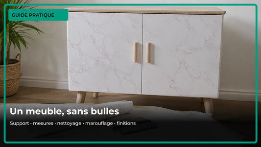 Poser un adhésif sur un meuble sans bulles : 5 points