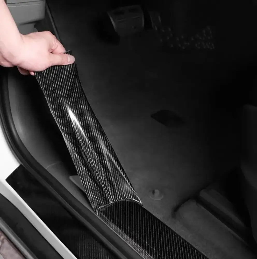 Film adhésif de protection aspect carbone – 10 cm × 5 m – détail produit 4