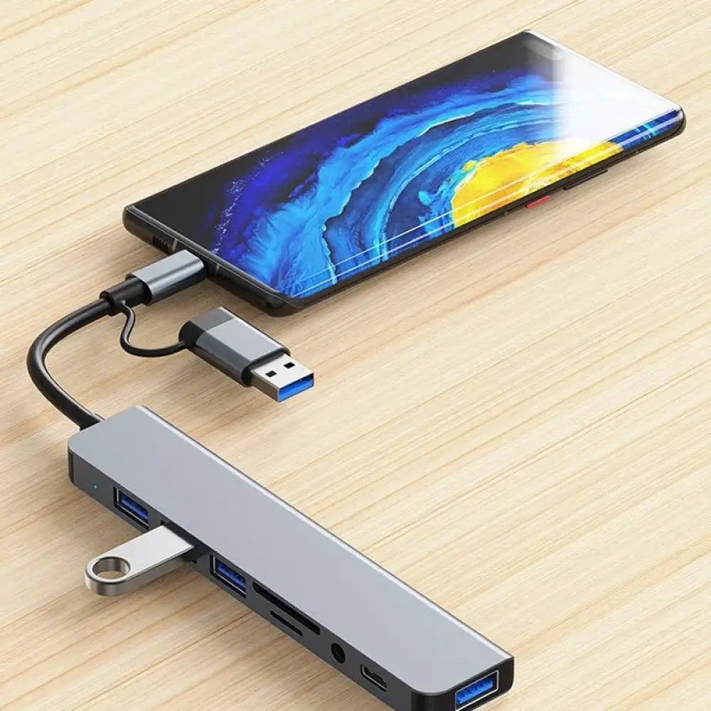 Hub USB et USB-C 8-en-2 avec lecteur de cartes et audio – détail produit 4