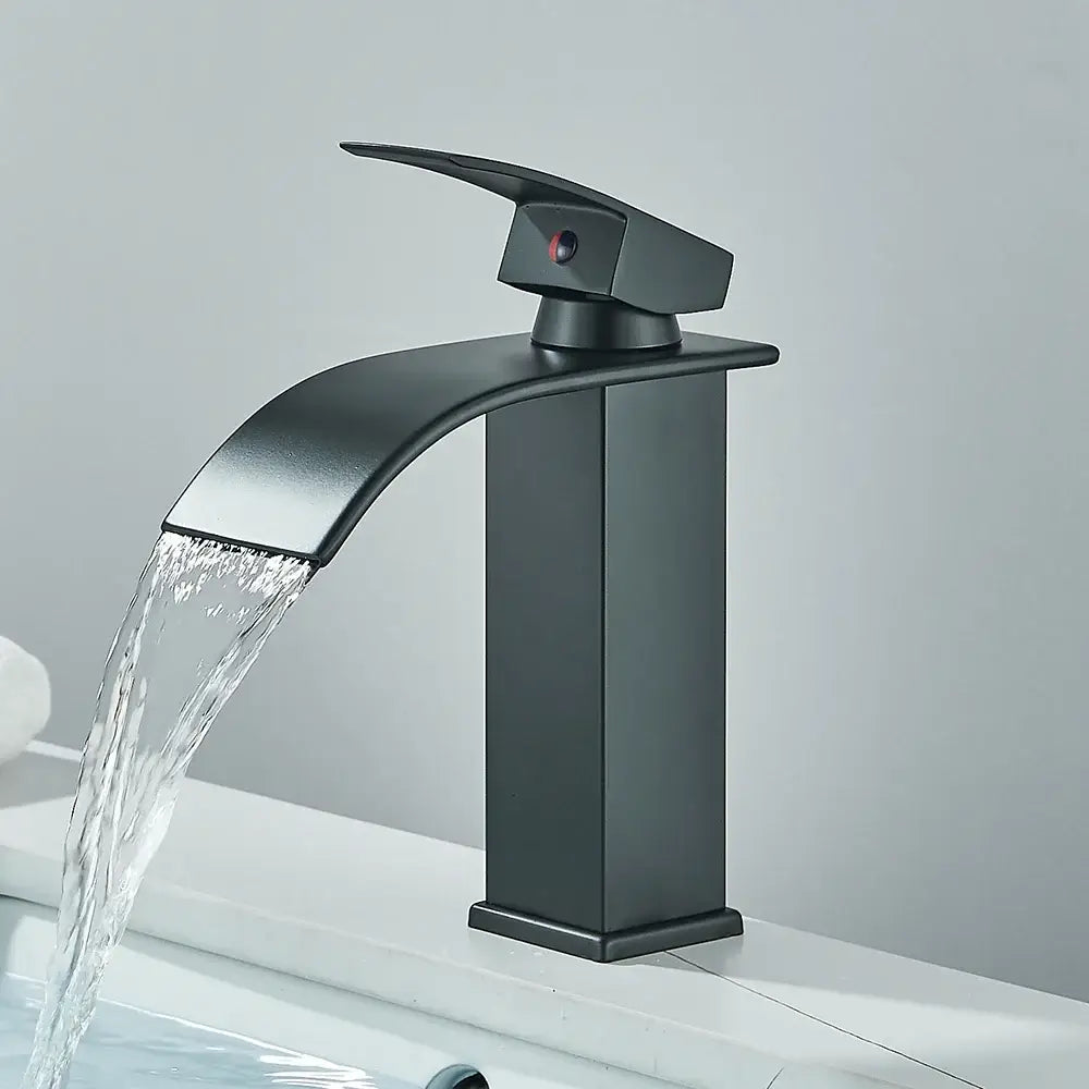 Robinet cascade lavabo — bas ou haut, 3 finitions Bas – Noir mat Allemagne