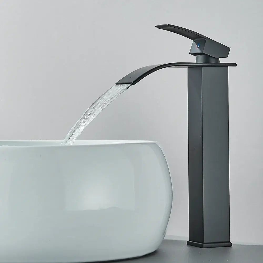 Robinet cascade lavabo — bas ou haut, 3 finitions