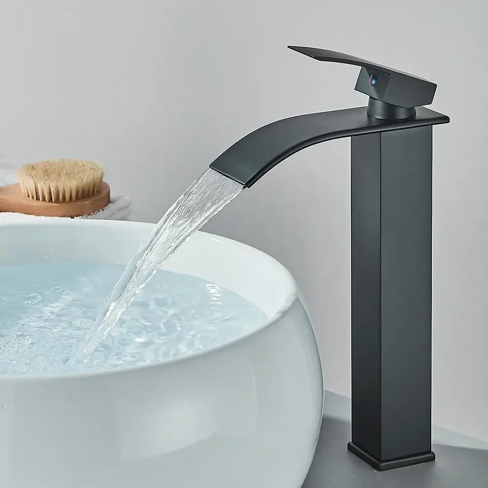 Robinet cascade lavabo — bas ou haut, 3 finitions